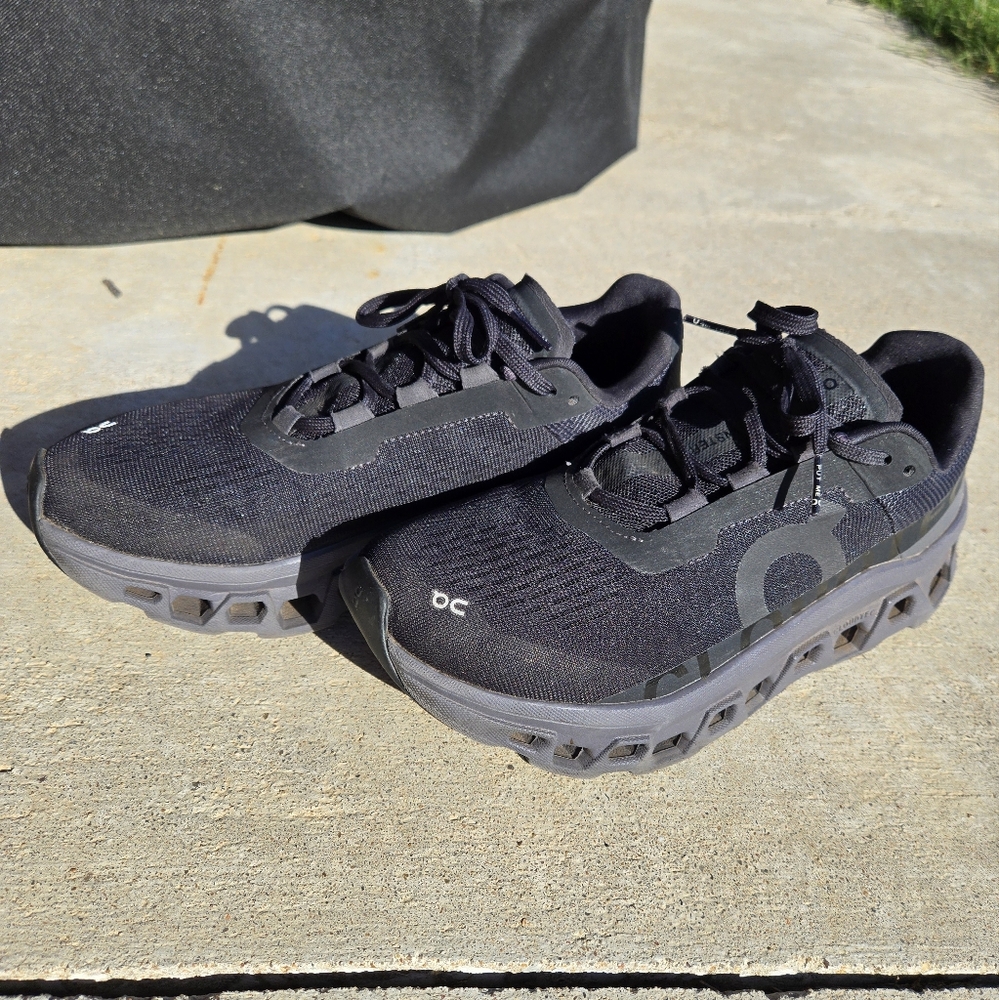 On Cloud CloudMonster Shoes